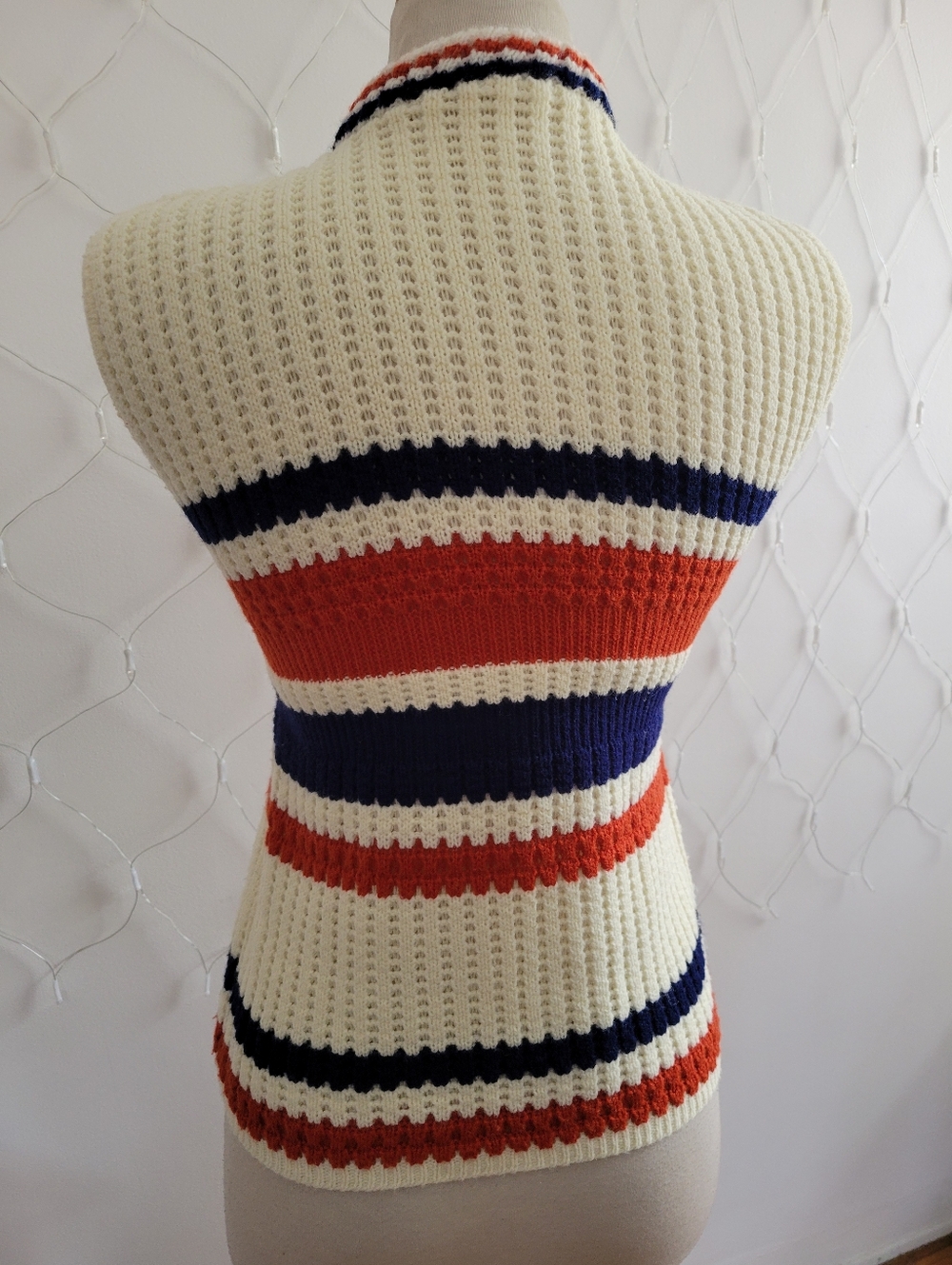 Vintage Woman's Knit Muscle Top • Tie-Neck Cream, Red & Navy • Estimates Small - Picture 5 of 5